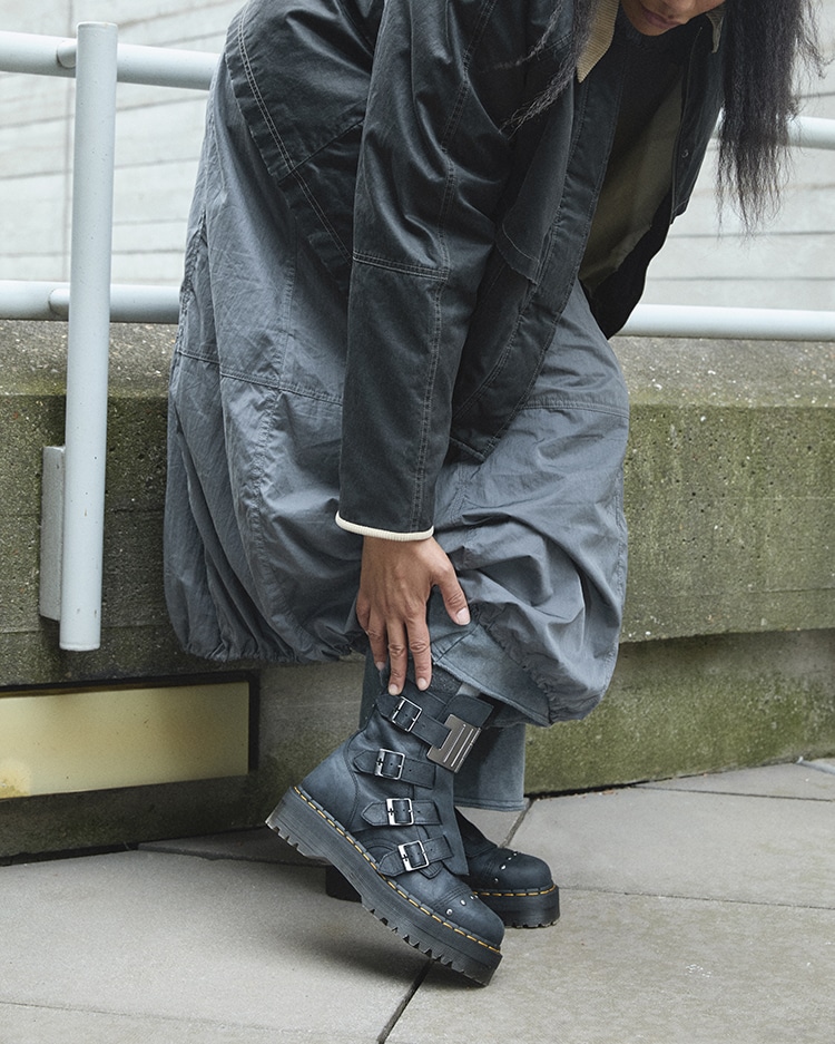 JADON ヒンジ トール ブーツ | ドクターマーチン公式オンラインショップ｜Dr.Martens