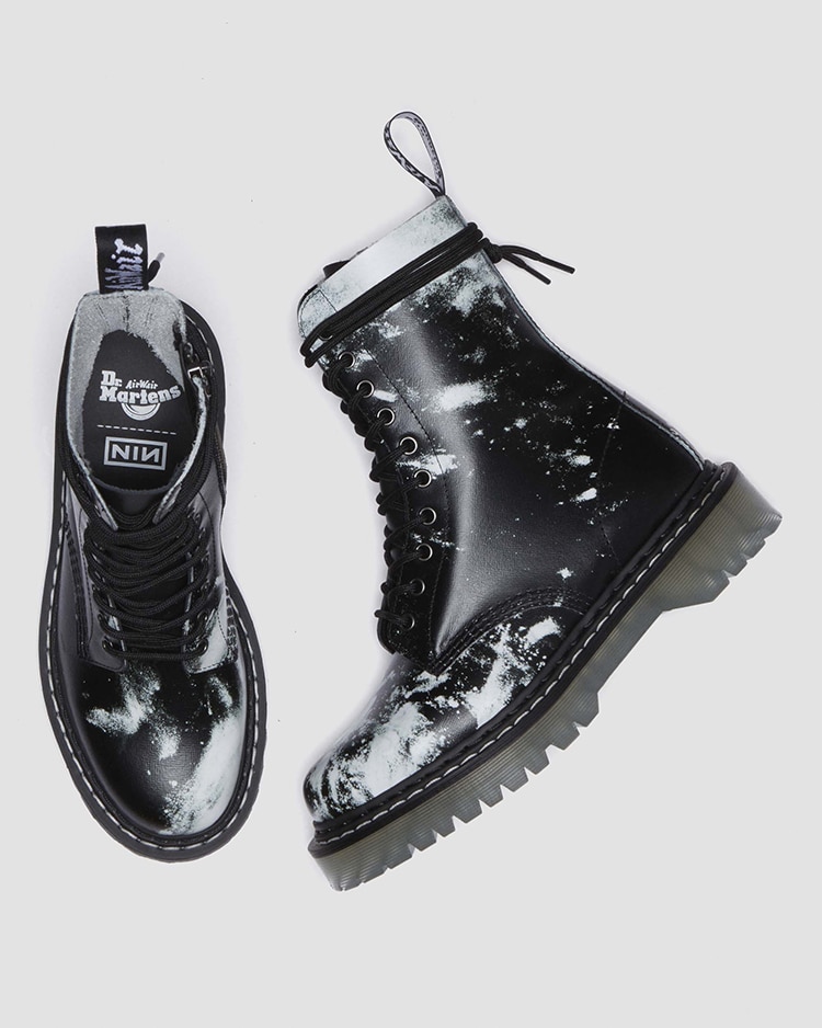 1490 NIN 10 ホール ブーツ | ドクターマーチン公式オンラインショップ｜Dr.Martens