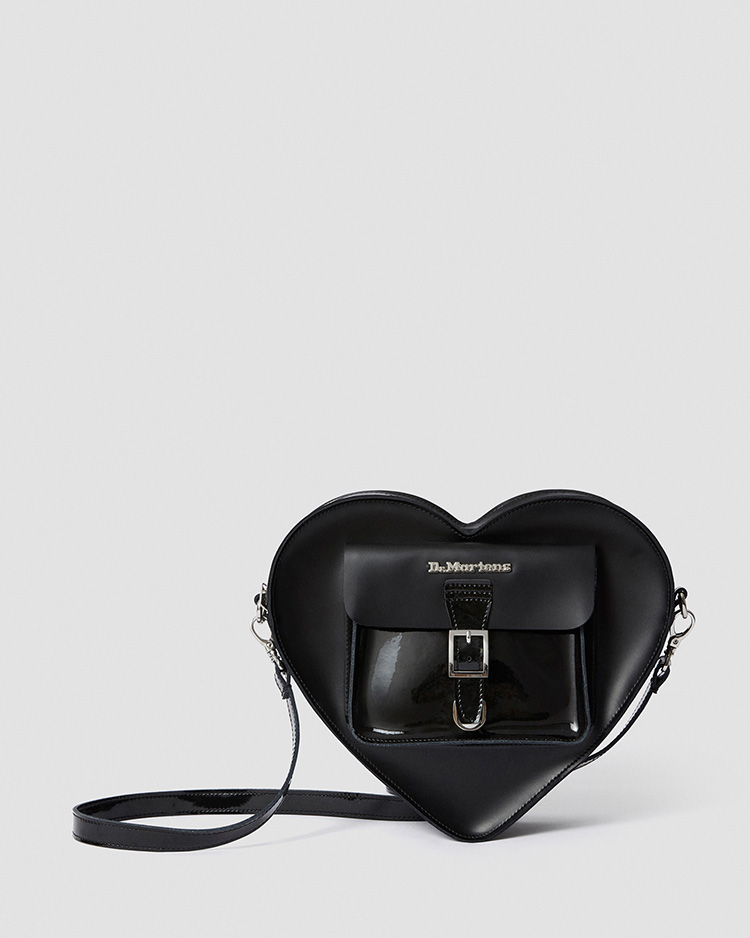 Dr.Martens (ドクターマーチン) AC807033 HEART Backpack ハート ショルダー / バックパック 2WAY Black