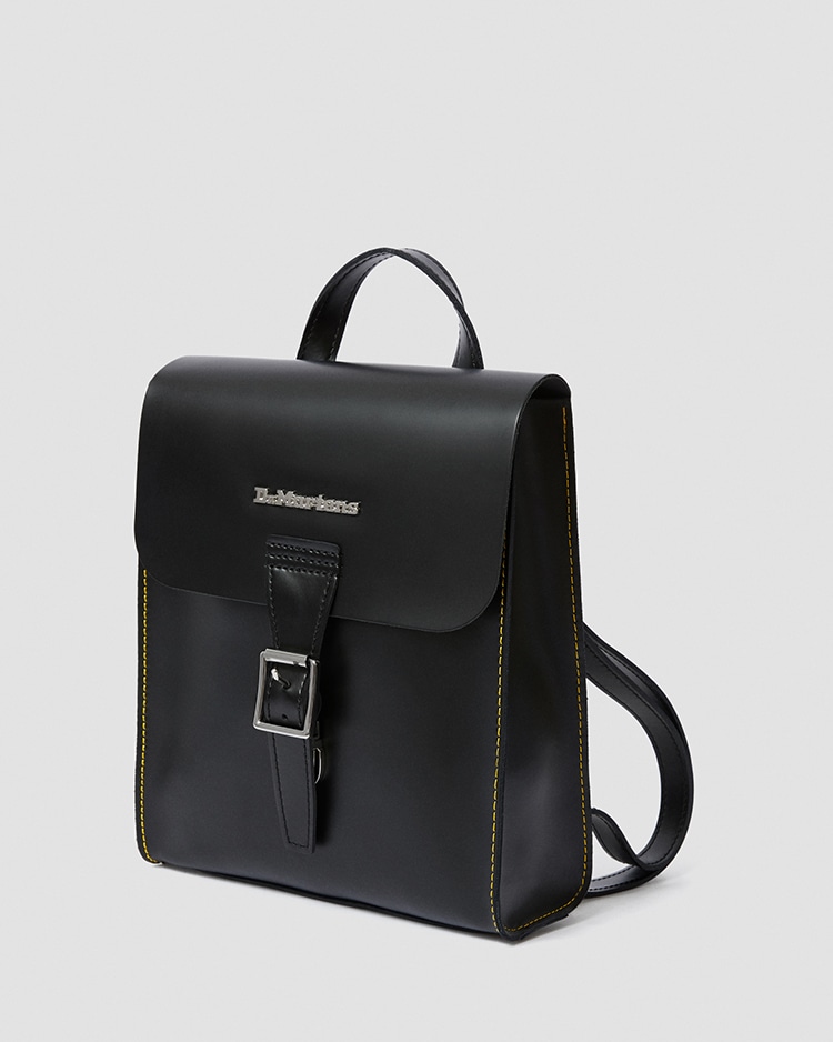 【超美品】ドクターマーチン　MINI Backpack　Dr. Martens