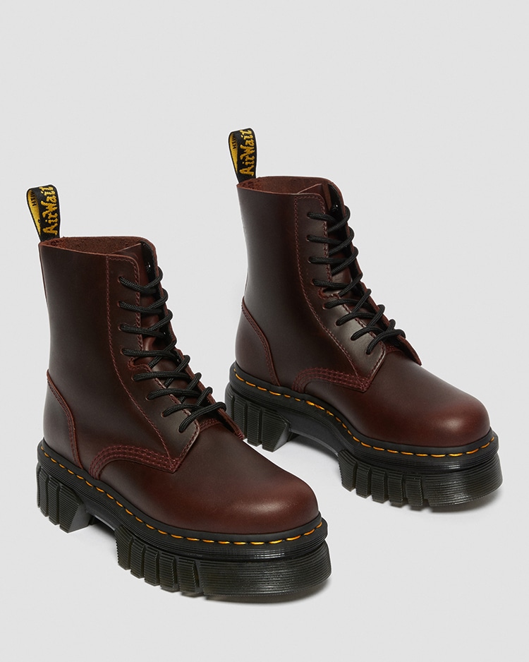AUDRICK 8I 8 ホール ブーツ | ドクターマーチン公式オンラインショップ｜Dr.Martens