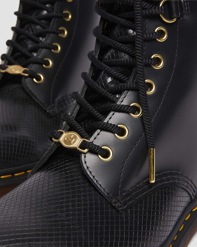1460 YOTS 8 タイ ブーツ | ドクターマーチン公式オンラインショップ｜Dr.Martens