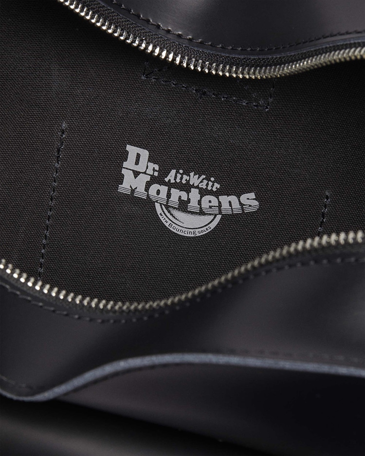 ラージ ハート バックパック | ドクターマーチン公式オンラインショップ｜Dr.Martens