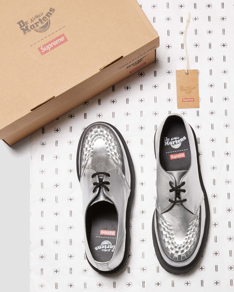 カラーはsilvesupreme × Dr.martens ramsey silver