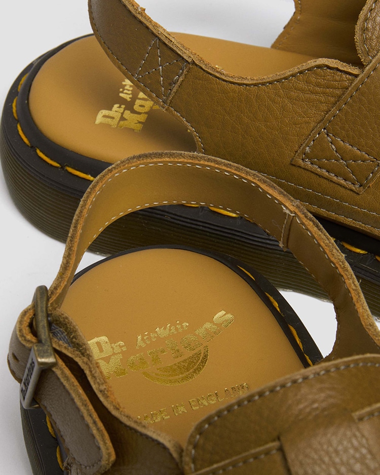 MIE JOEGE ダブル バックル ミュール | ドクターマーチン公式オンラインショップ｜Dr.Martens