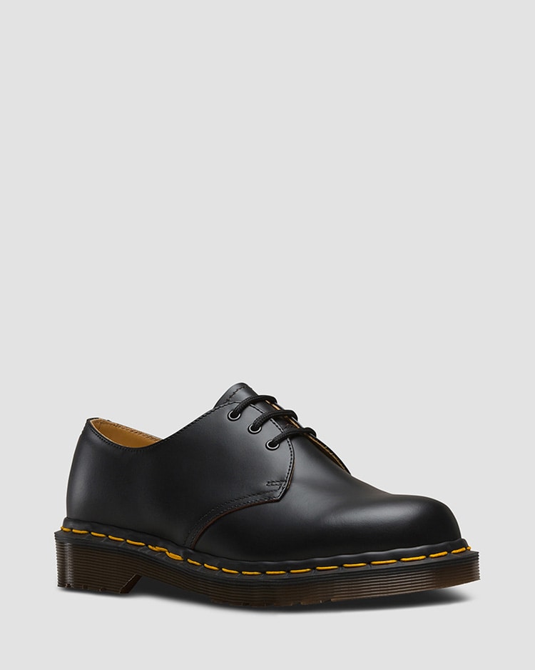 即納/大容量  3ホール(BLACK) Dr.Martens ローファー/革靴