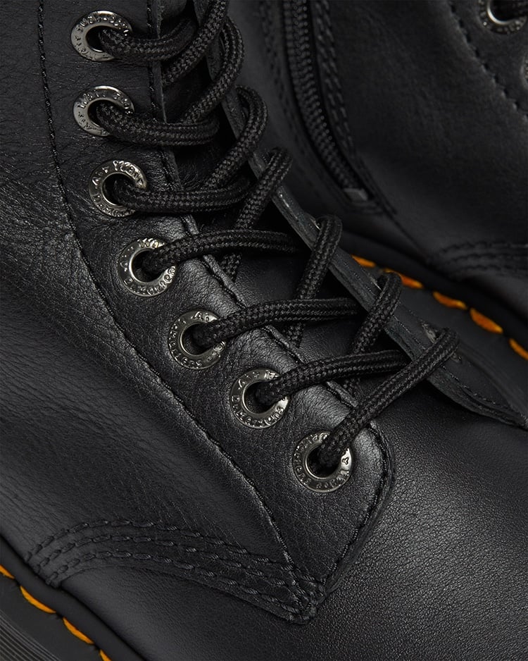 美品☆Dr.martens ドクターマーチン 1B60 20ホール レザー