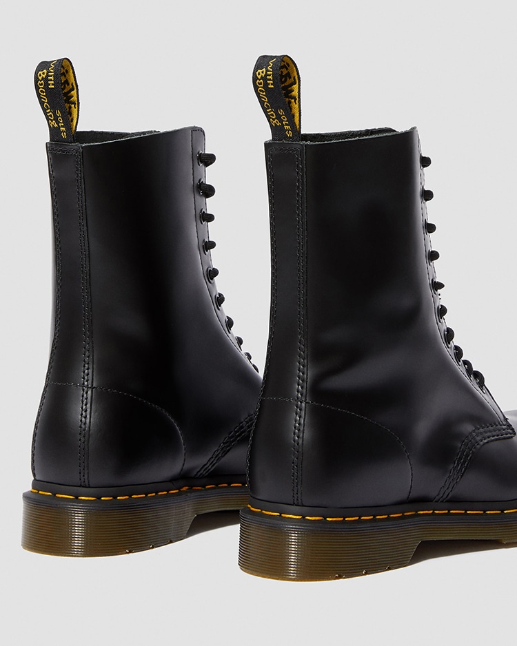 革靴1490 Dr.Martens BLACK 10ホール ロングブーツ