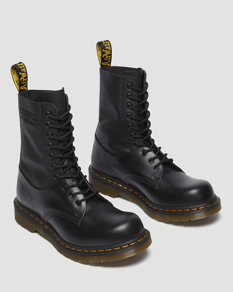 1490 TWIST MM6 10 ホール ブーツ | ドクターマーチン公式オンラインショップ｜Dr.Martens