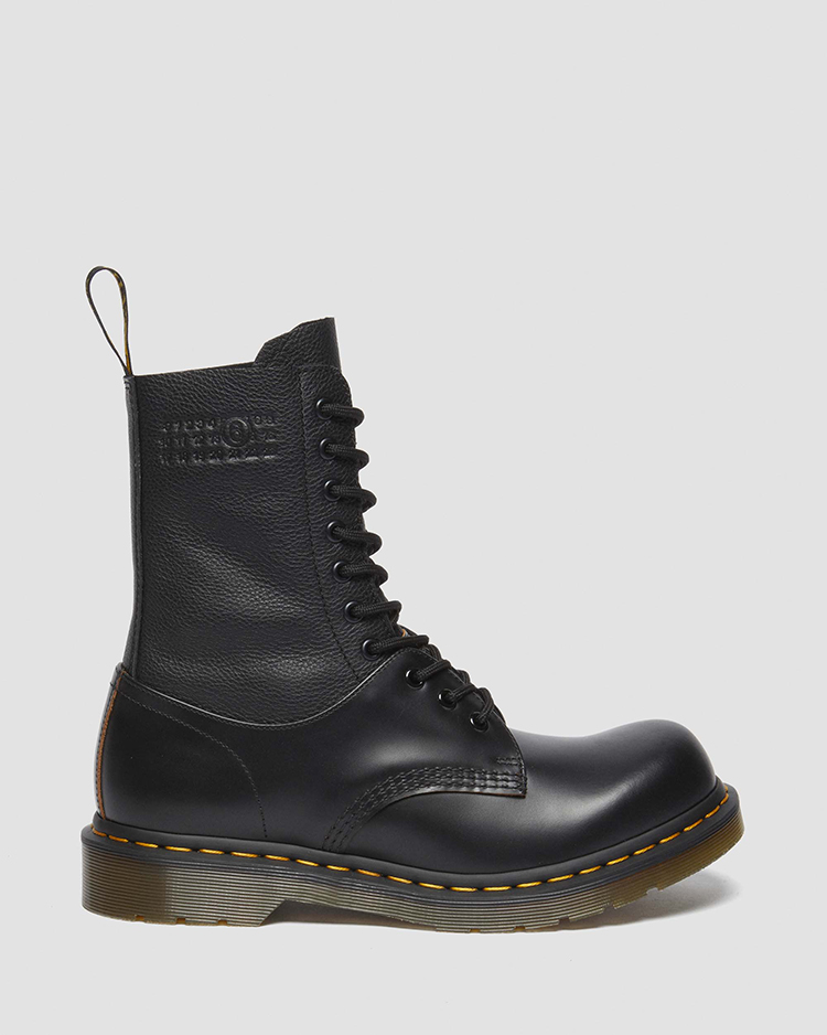 1490 TWIST MM6 10 ホール ブーツ | ドクターマーチン公式オンラインショップ｜Dr.Martens