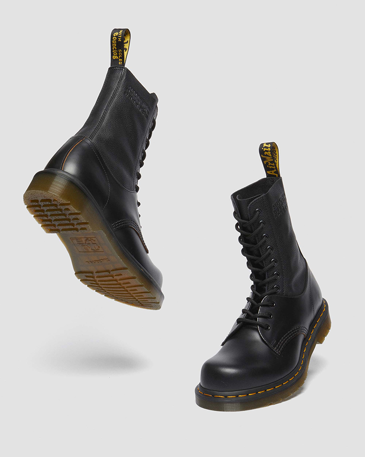 1490 TWIST MM6 10 ホール ブーツ | ドクターマーチン公式オンラインショップ｜Dr.Martens