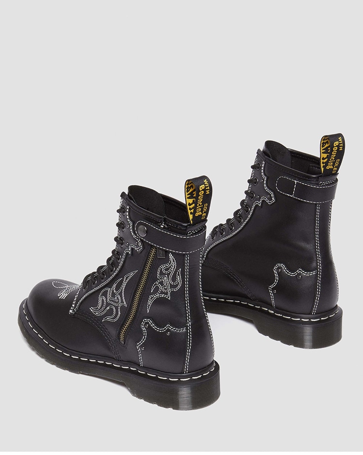 残りわずか 8ホール- mastermind Dr.marten × Dr.MARTENS' 8