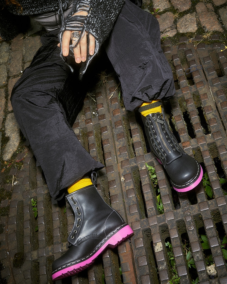 大人気好評 Dr.Martens - ドクターマーチン 8ホール ロングシュー