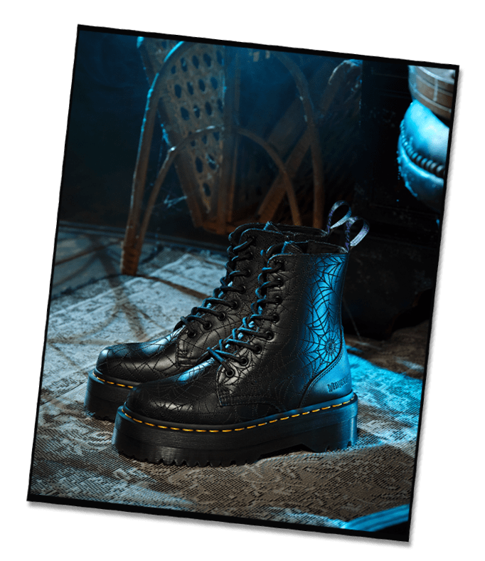 Dr. Martens とビームスコラボなのエナメルリボンローファー 黒