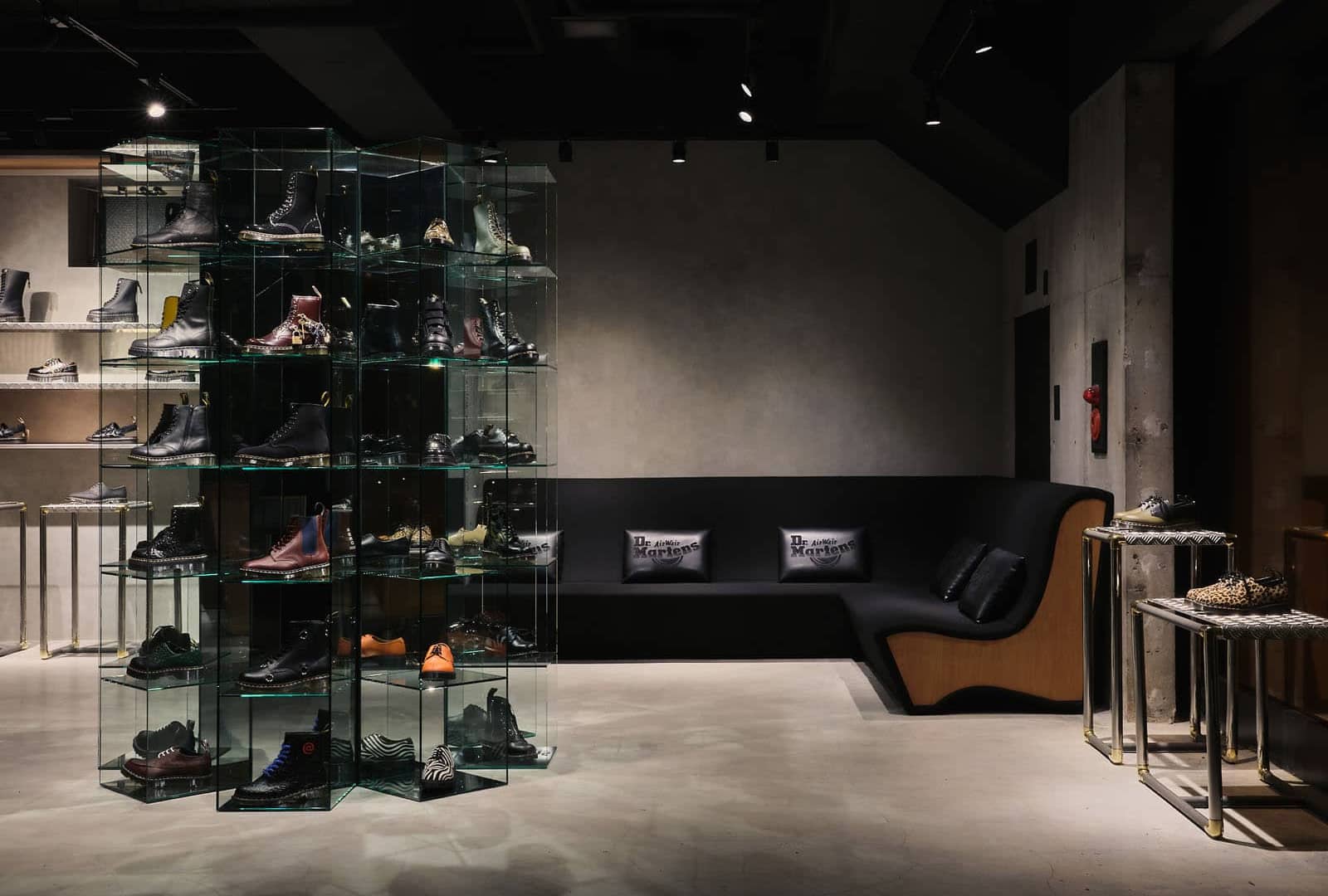 ドクターマーチン公式オンラインショップ｜DR. MARTENS