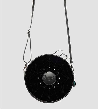 ラウンド バックパック ウェンズデー