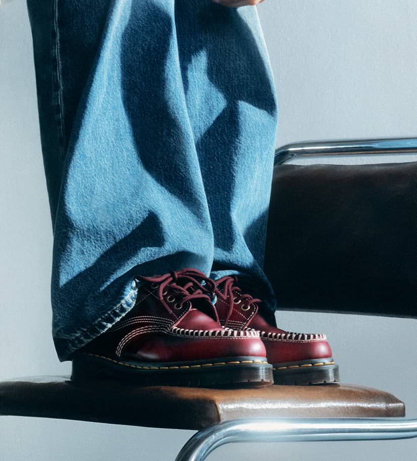 チェリーレッドのソフトワキシープルアップレザー