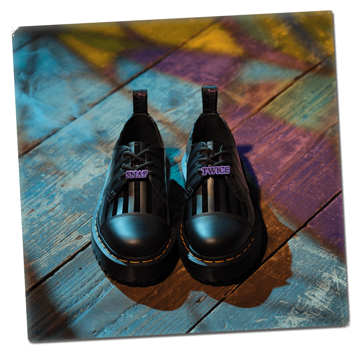 Dr. Martens とビームスコラボなのエナメルリボンローファー 黒