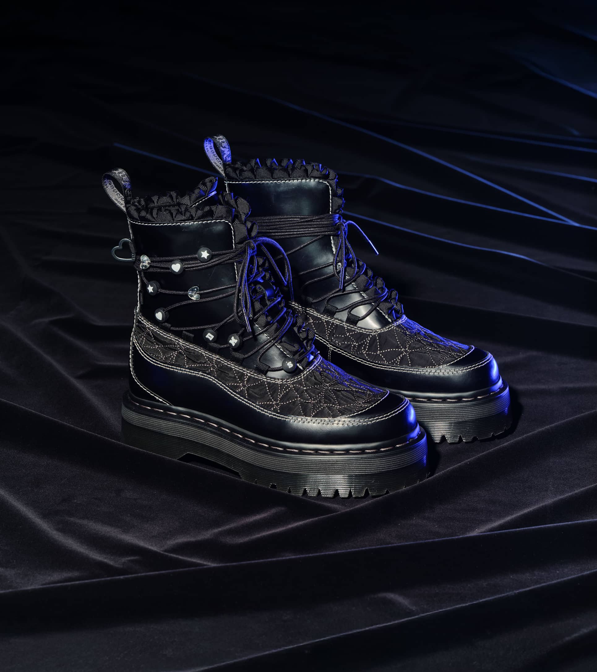 1460 FRILL 8 ホール ブーツ