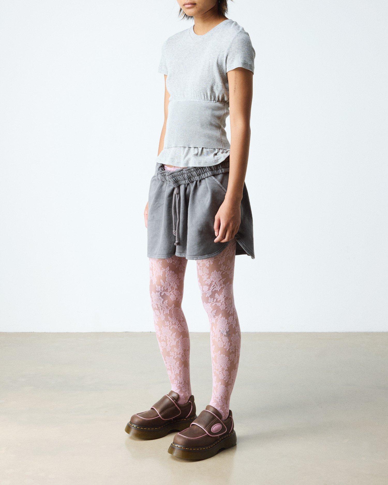 BUZZ ストラップ ベルクロ シューズ image number 1