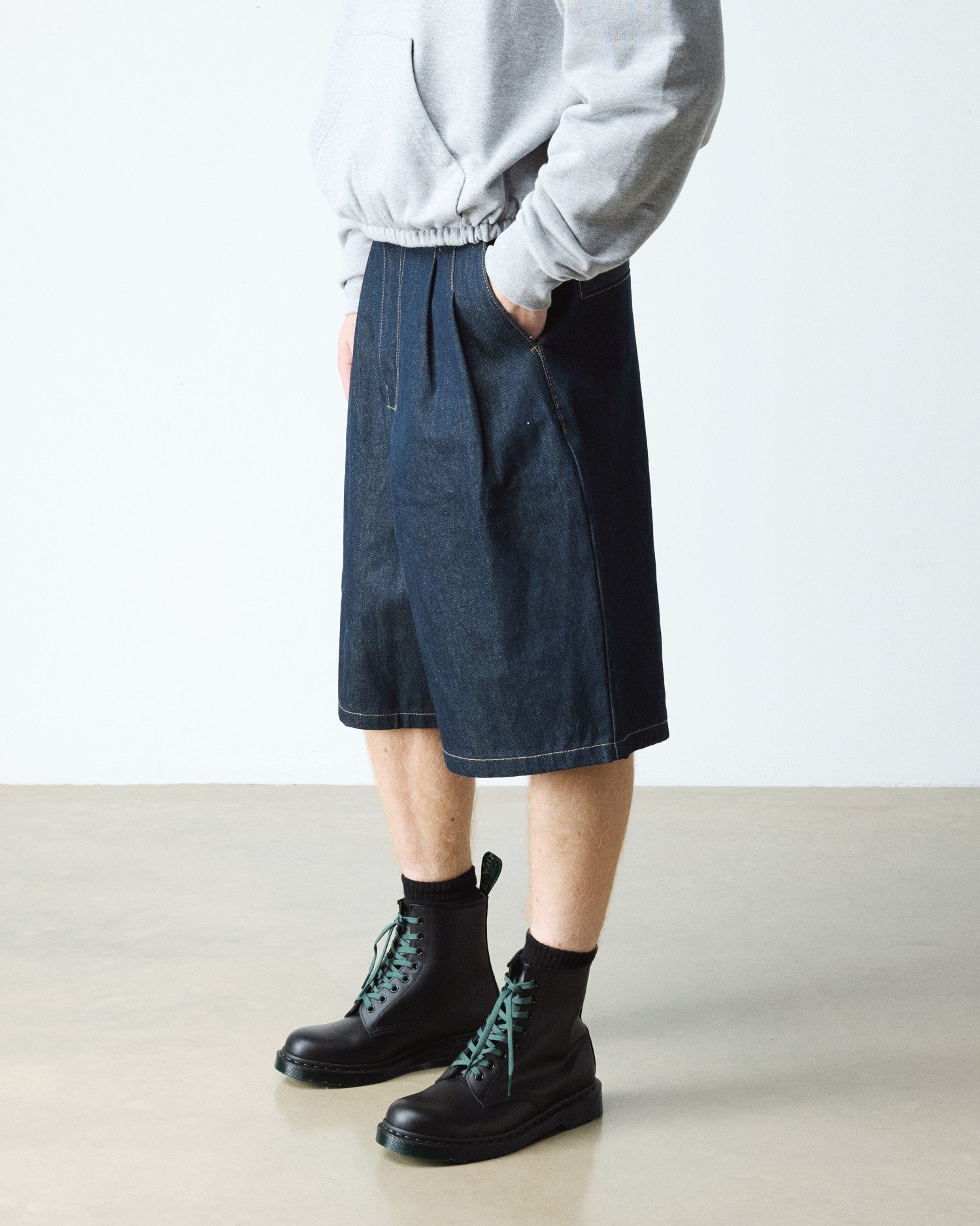 【日本限定】1460 グリーンソール II 8 ホール ブーツ image number 2