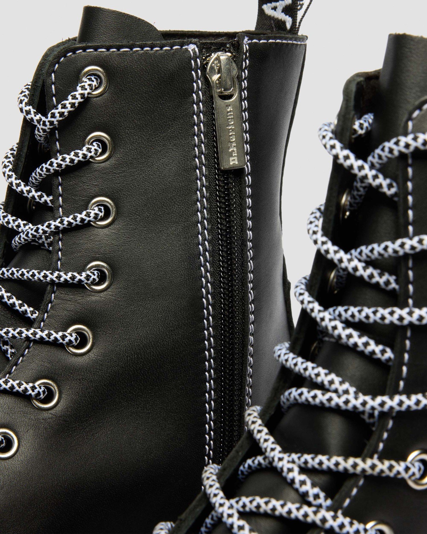 JADON ホワイトダブルステッチ 8 ホール ブーツ image number 1