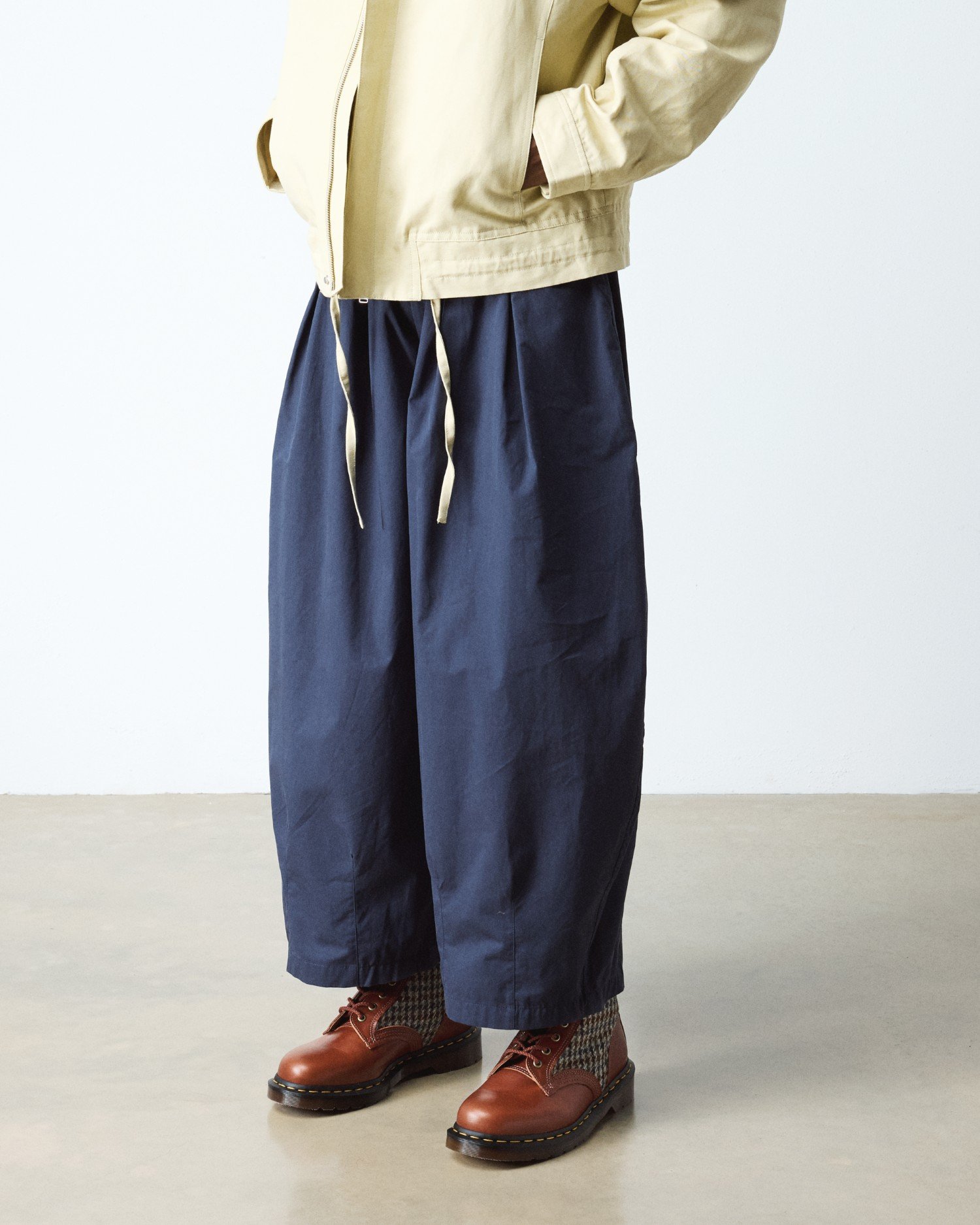 MIE 1460 PASCAL HARRIS TWEED 8 ホール ブーツ image number 1