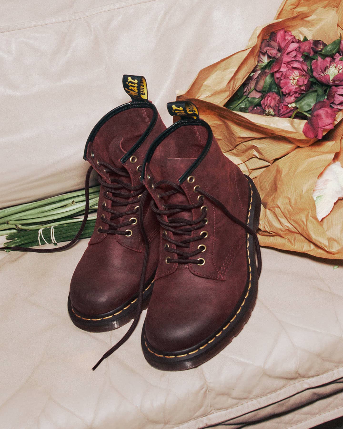 WHAT MAKES A BOUNCING SOLE?